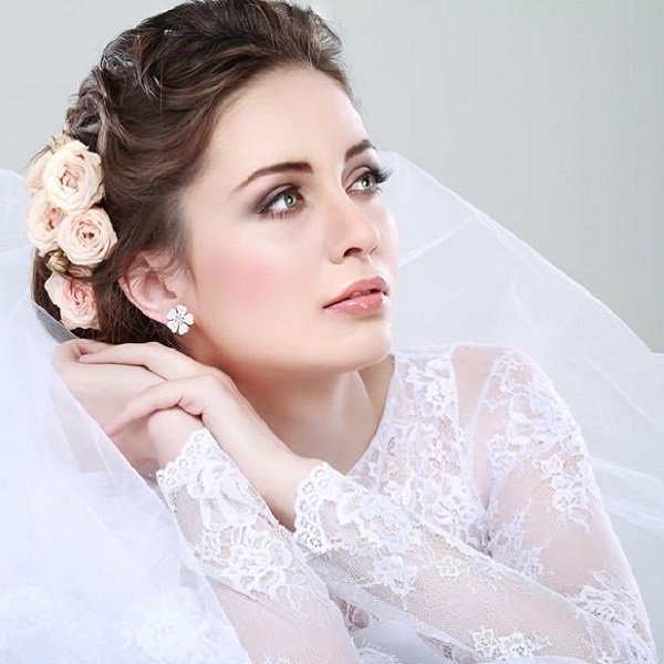 Stylish Hairstyles For Brides